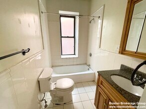 836 Huntington Ave, Unit 1 in Boston, MA - Building Photo - Building Photo