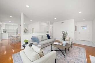 9236 Three Seasons Rd in San Diego, CA - Building Photo - Building Photo