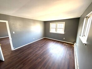 330 Olive Ave in Horsham, PA - Building Photo - Building Photo