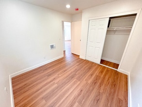4802 Daisy St, Unit Unit A in Oakland, CA - Foto de edificio - Building Photo