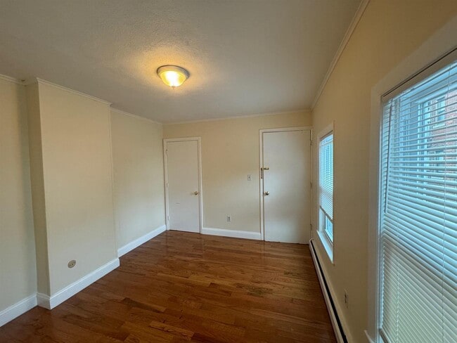 213 Beacon St, Unit 4 in Somerville, MA - Building Photo - Building Photo