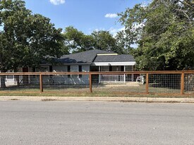 409 W Avenue H in Belton, TX - Building Photo