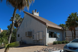 Le Mirador Condominiums in Tucson, AZ - Building Photo - Building Photo