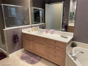 23781 Merano Ct in Estero, FL - Foto de edificio - Building Photo