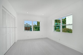 7915 Hawthorne Ave in Miami Beach, FL - Building Photo - Building Photo