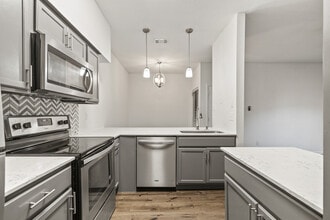 Tramor at the Oaks Apartments in Austin, TX - Foto de edificio - Interior Photo