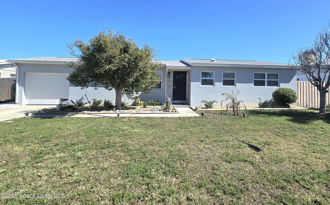 65 Dorset Ln in Satellite Beach, FL - Building Photo