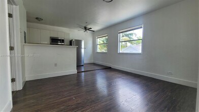 1335 SW 8th St in Miami, FL - Building Photo - Building Photo