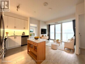 7895 Jane St in Vaughan, ON - Building Photo - Building Photo