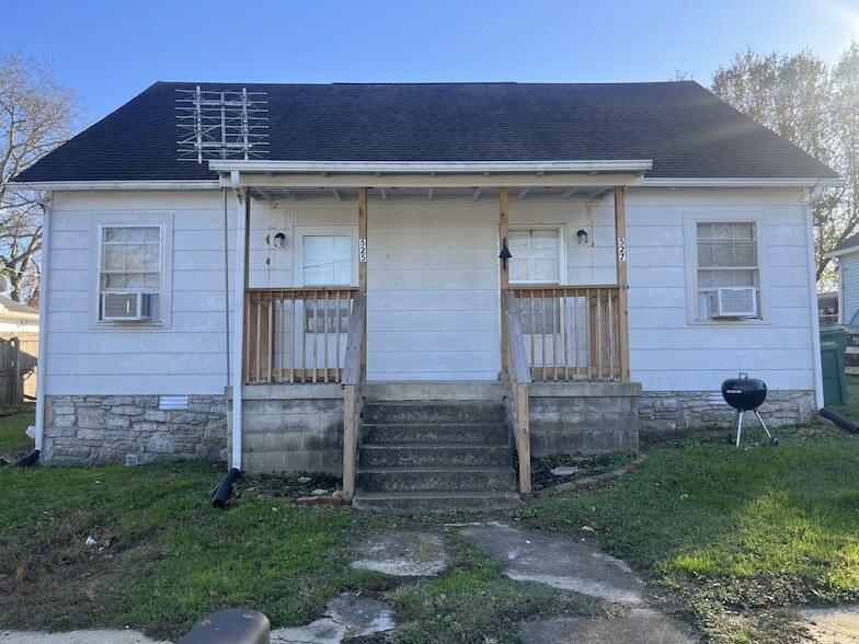 525 Maple St in Lewisburg, TN - Building Photo