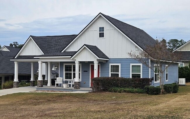 137 SW Grand Magnolia Gln in Lake City, FL - Building Photo - Building Photo