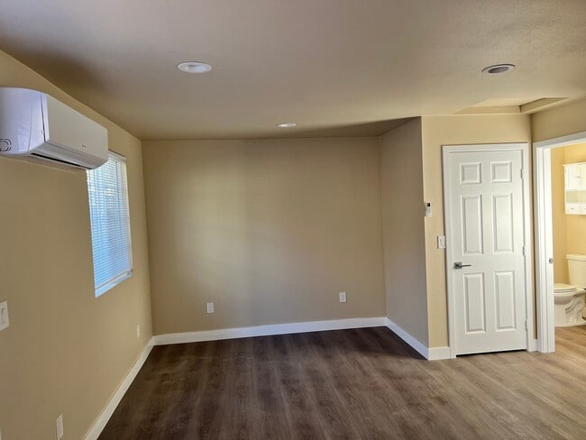 8822 O'Melveny Ave in Los Angeles, CA - Building Photo - Building Photo