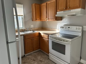 40 Whitewood Rd in Waterbury, CT - Building Photo - Building Photo