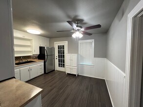 905 S Alamo St in Weatherford, TX - Building Photo - Building Photo