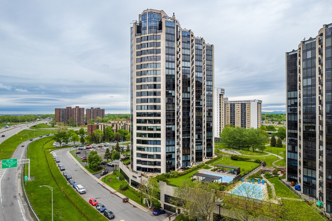 L’Estuaire III in Longueuil, QC - Building Photo