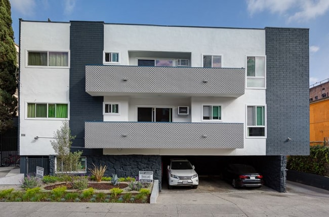 514 S Mariposa Ave