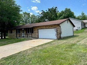 491 Charles St in Troy, MO - Building Photo - Building Photo