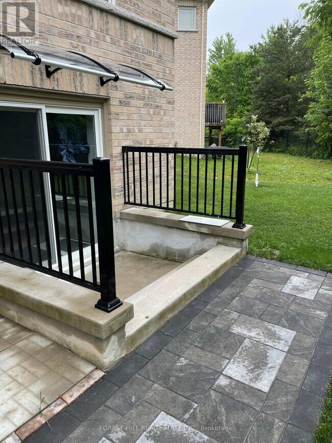 14 Aquilina Ct in Ajax, ON - Building Photo - Building Photo
