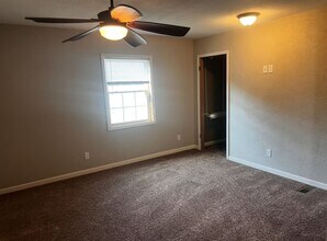 2534 Hickory Grove Rd in Davenport, IA - Building Photo - Building Photo