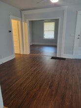 16 Stewart St, Unit First floor in Amsterdam, NY - Foto de edificio - Building Photo