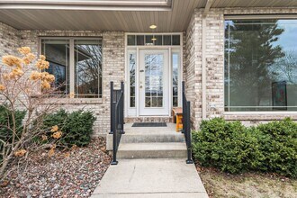 9621 Shadow Wood Dr in Verona, WI - Building Photo - Building Photo