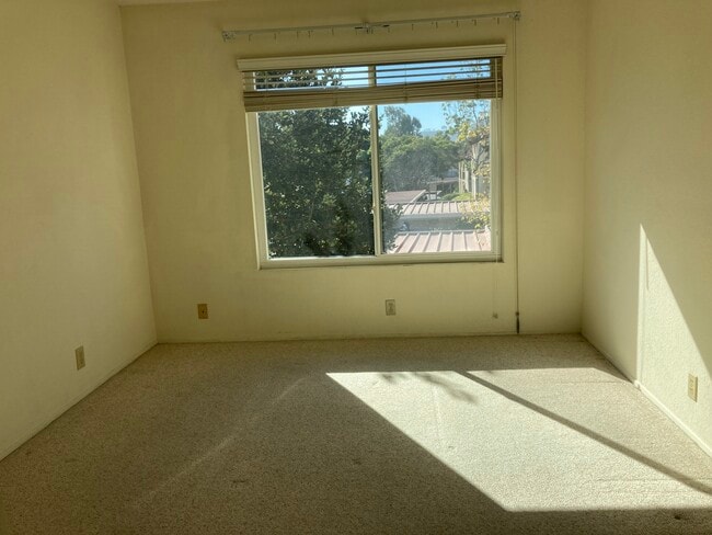 4050 Porte La Paz, Unit 56 in San Diego, CA - Foto de edificio - Building Photo