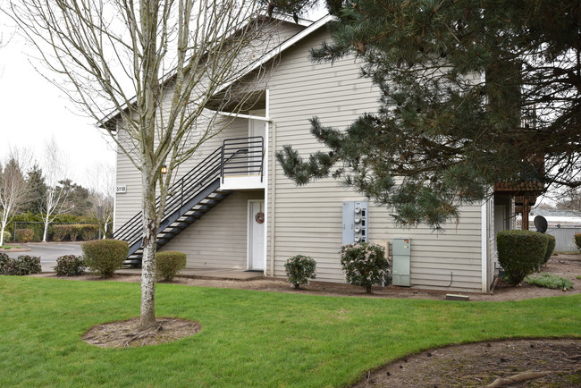 10th Ave Apartments in Salem, OR - Building Photo - Building Photo