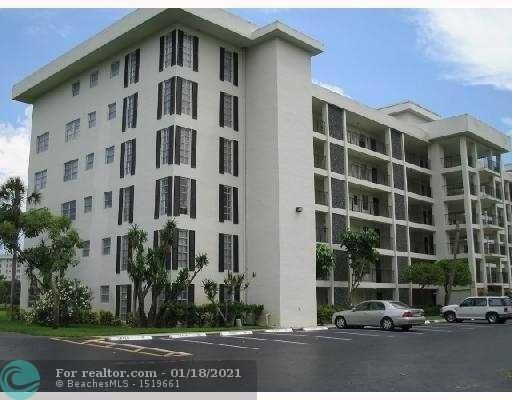 2850 N Palm Aire Dr, Unit 306 in Pompano Beach, FL - Building Photo