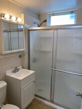 1387 Corbin Ave-Unit -2nd Fl in New Britain, CT - Building Photo - Building Photo