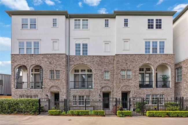 property at 1104 Thompson St