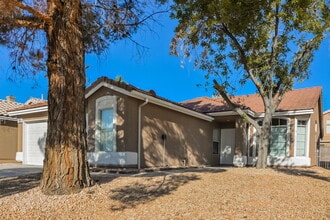 1864 Praline Cir in Las Vegas, NV - Foto de edificio - Building Photo