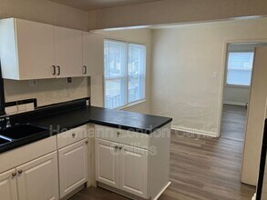 7504 Stanwood Dr in St. Louis, MO - Building Photo - Building Photo