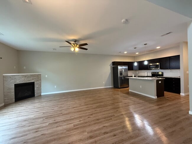 1318 N Dodge St Ct in Iowa City, IA - Building Photo - Building Photo