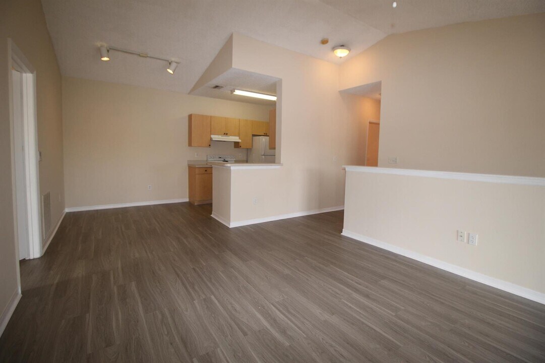 10360 Fox Trail Rd S, Unit 1602 in West Palm Beach, FL - Building Photo