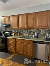 1703 Raspberry Ct in Edison, NJ - Building Photo - Building Photo