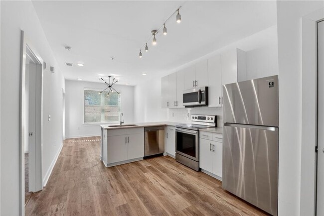 property at 525 Parkway Dr NE