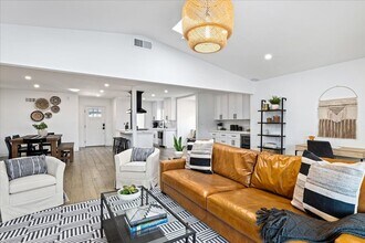 5586 Hamill Ave-Unit -Hamill in San Diego, CA - Building Photo - Building Photo
