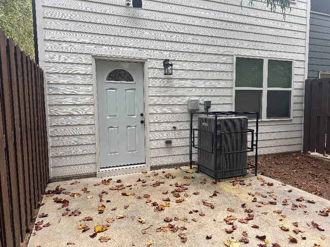 2801 Ridgeview Dr in Atlanta, GA - Building Photo - Building Photo