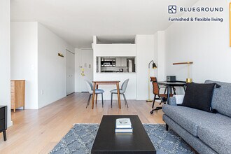 1 Union Square South-Unit -FL17-ID562 in New York, NY - Foto de edificio - Building Photo