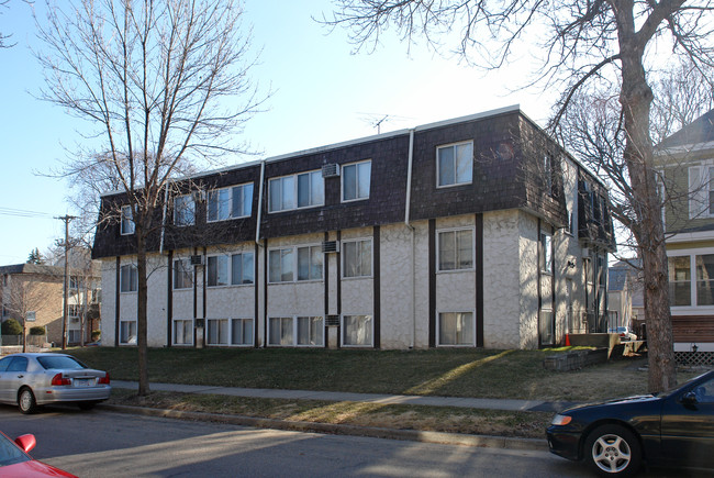 2801 Girard Ave S in Minneapolis, MN - Foto de edificio - Building Photo