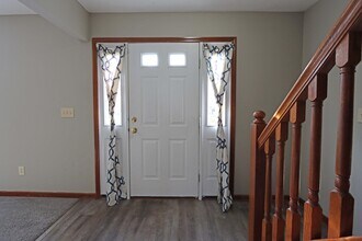 4862 Roger Allen Ct in Hilliard, OH - Building Photo - Building Photo