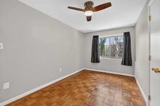 3825 Davis Pl NW in Washington, DC - Building Photo - Building Photo