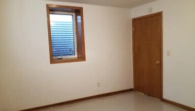 1316 Circle Terrace Blvd NE in Minneapolis, MN - Building Photo - Building Photo