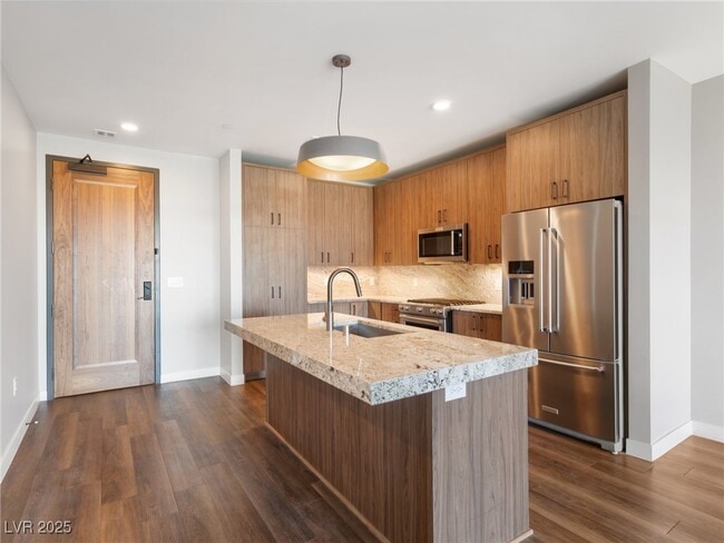 2460 E Serene Ave in Henderson, NV - Building Photo - Building Photo