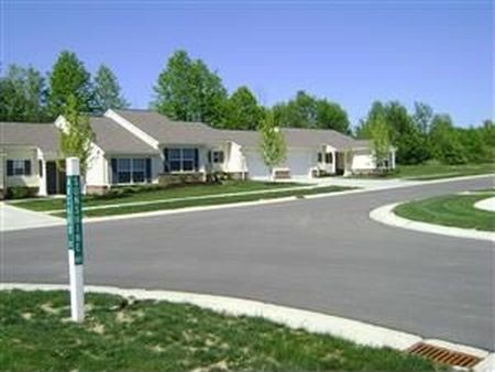 Walnut Run Senior Villas in Cortland, OH - Building Photo - Building Photo