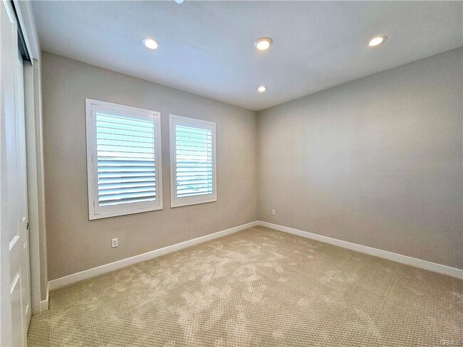 310 Brackens in Lake Forest, CA - Building Photo - Building Photo