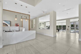 9870 NW 74th Terrace in Doral, FL - Building Photo - Building Photo