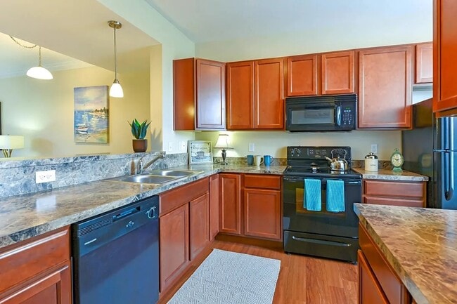 Grove City Summit in Grove City, OH - Foto de edificio - Building Photo