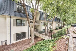 115 Rosaire Pl NW in Atlanta, GA - Building Photo