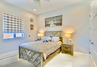 198 S Naples St in Henderson, NV - Building Photo - Building Photo